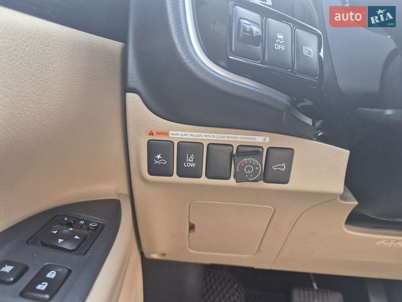 Позашляховик / Кросовер Mitsubishi Outlander 2017 в Тернополі