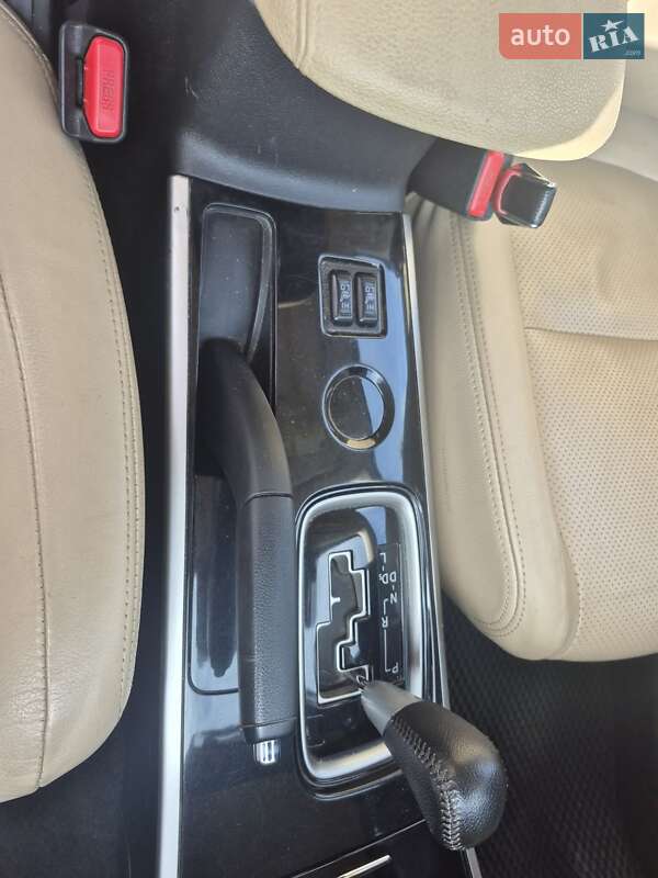 Позашляховик / Кросовер Mitsubishi Outlander 2017 в Тернополі