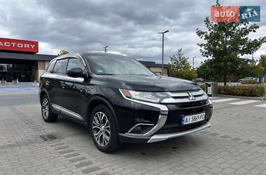 Внедорожник / Кроссовер Mitsubishi Outlander 2016 в 