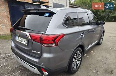Внедорожник / Кроссовер Mitsubishi Outlander 2018 в 