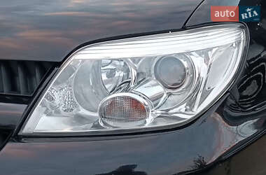 Внедорожник / Кроссовер Mitsubishi Outlander 2005 в 