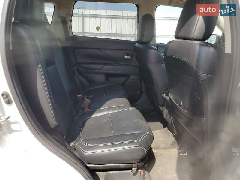 Внедорожник / Кроссовер Mitsubishi Outlander 2019 в Луцке