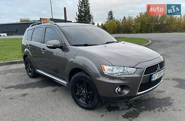Внедорожник / Кроссовер Mitsubishi Outlander 2011 в 