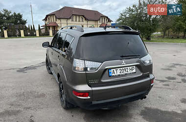 Внедорожник / Кроссовер Mitsubishi Outlander 2011 в 