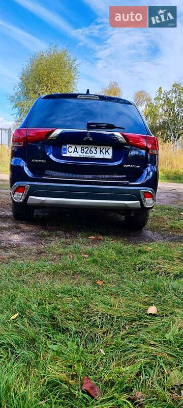 Внедорожник / Кроссовер Mitsubishi Outlander 2017 в Смеле