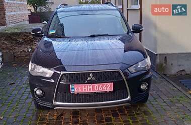 Внедорожник / Кроссовер Mitsubishi Outlander 2010 в Заре