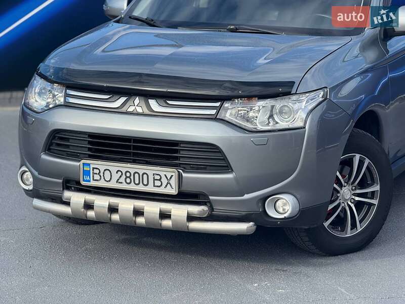 Внедорожник / Кроссовер Mitsubishi Outlander 2013 в Запорожье