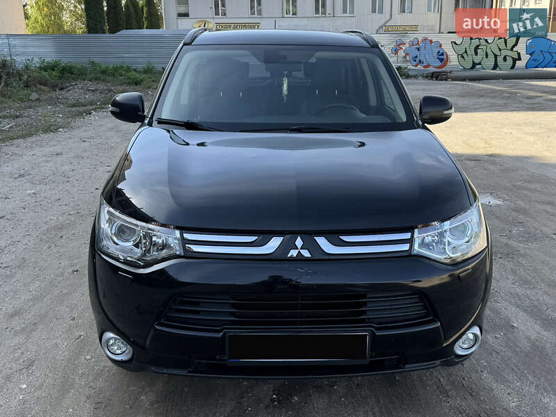 Внедорожник / Кроссовер Mitsubishi Outlander 2013 в Тернополе
