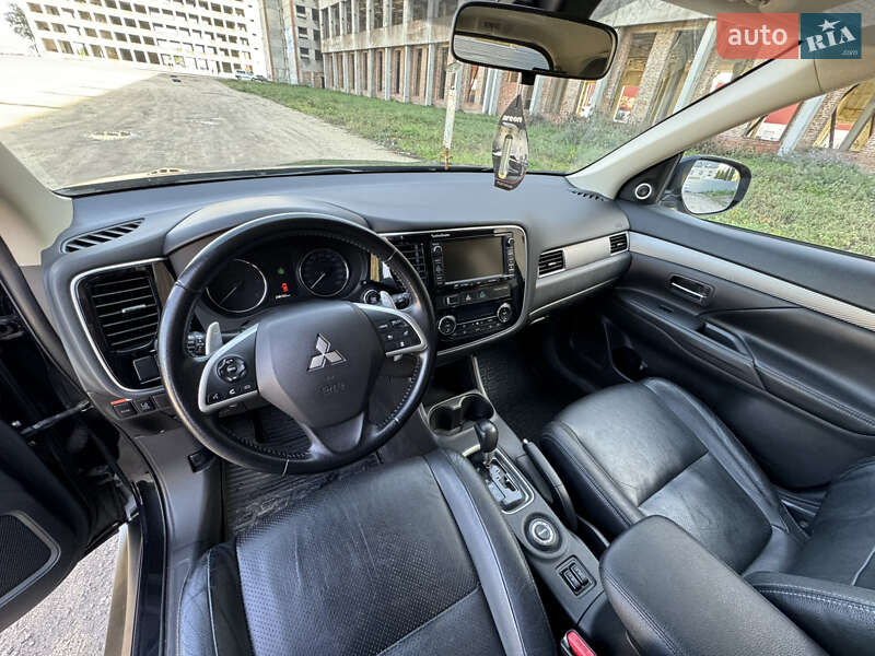 Внедорожник / Кроссовер Mitsubishi Outlander 2013 в Тернополе