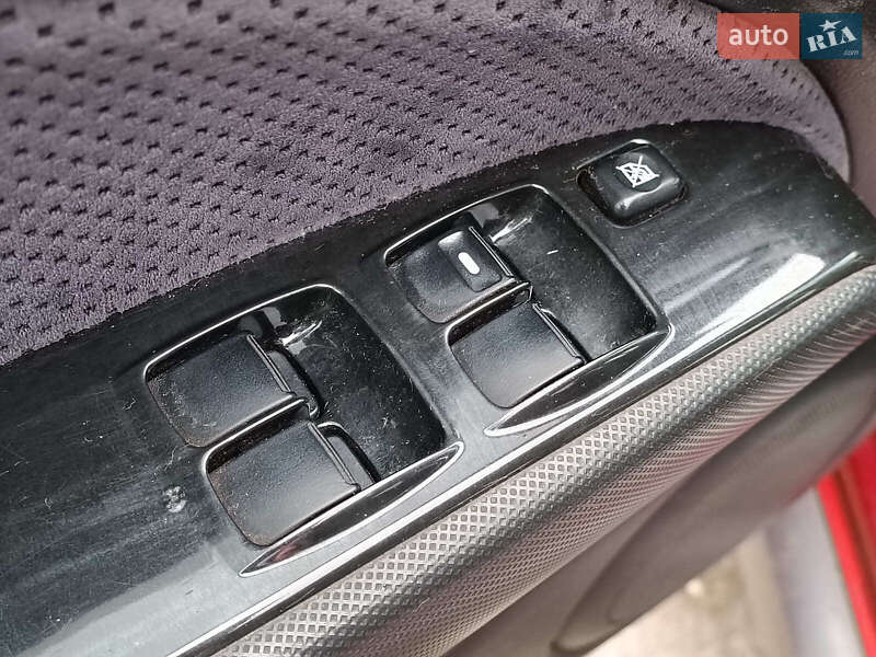 Позашляховик / Кросовер Mitsubishi Outlander 2003 в Харкові