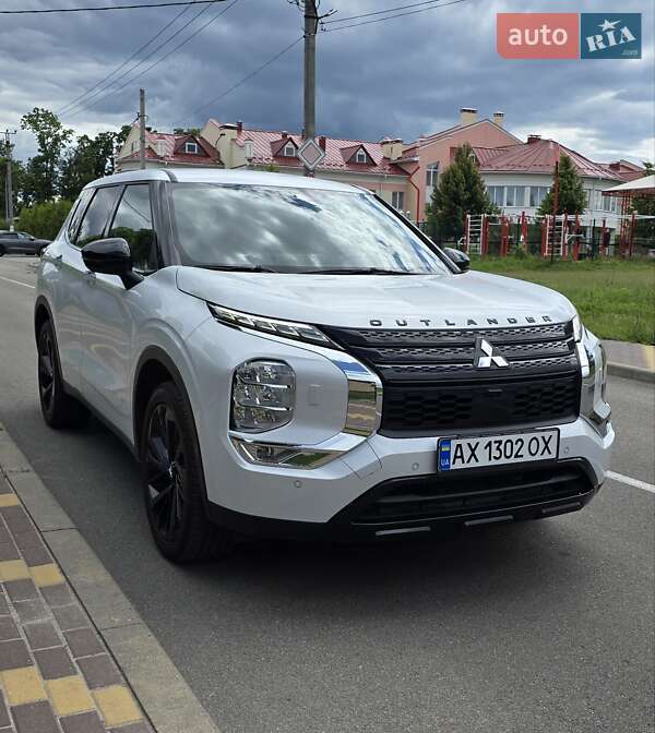 Внедорожник / Кроссовер Mitsubishi Outlander 2022 в Киеве