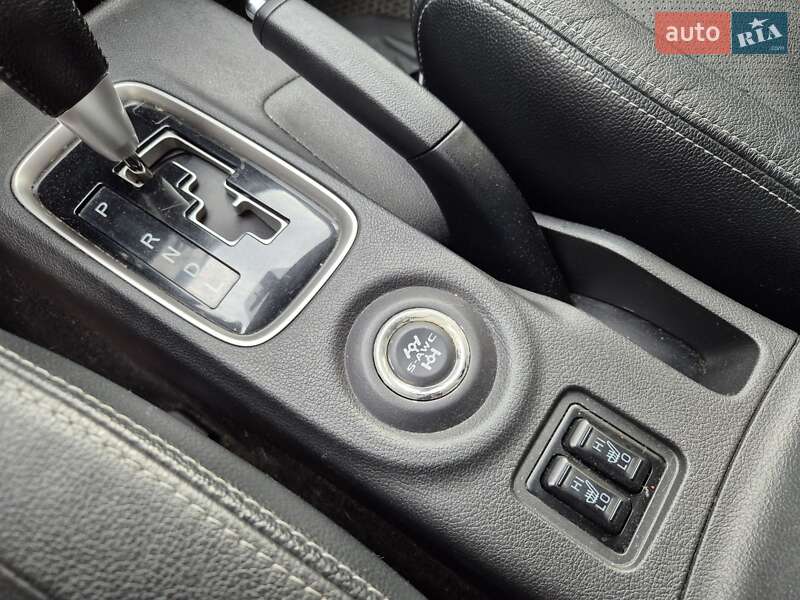Внедорожник / Кроссовер Mitsubishi Outlander 2014 в Киеве