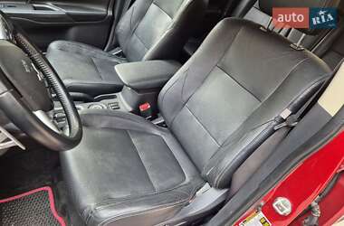 Внедорожник / Кроссовер Mitsubishi Outlander 2014 в 