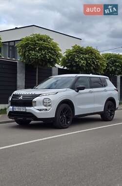 Внедорожник / Кроссовер Mitsubishi Outlander 2022 в Киеве