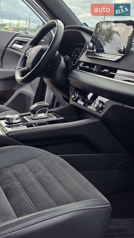 Внедорожник / Кроссовер Mitsubishi Outlander 2022 в Киеве