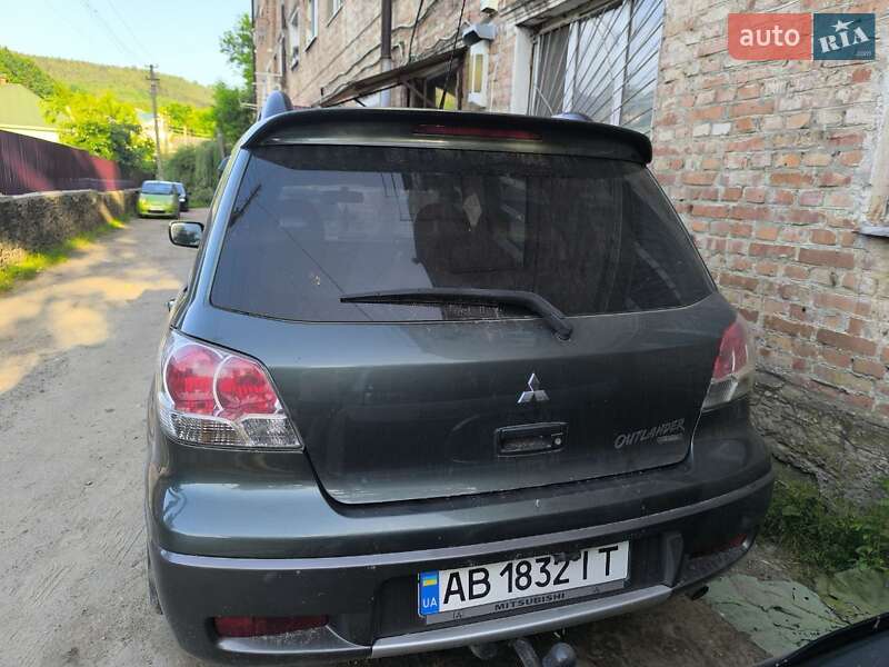 Внедорожник / Кроссовер Mitsubishi Outlander 2003 в Могилев-Подольске фото 3 Внедорожник / Кроссовер Mitsubishi Outlander 2003 в Могилев-Подольске