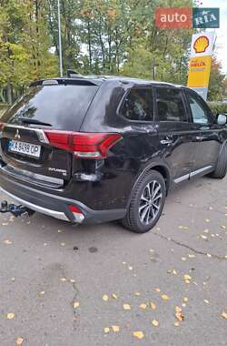 Внедорожник / Кроссовер Mitsubishi Outlander 2018 в 