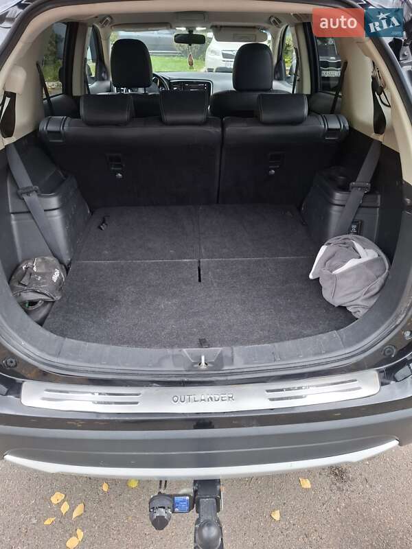 Внедорожник / Кроссовер Mitsubishi Outlander 2018 в Киеве