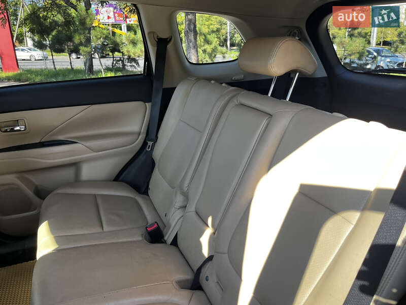 Внедорожник / Кроссовер Mitsubishi Outlander 2013 в Одессе фото 27 Внедорожник / Кроссовер Mitsubishi Outlander 2013 в Одессе