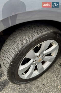 Внедорожник / Кроссовер Mitsubishi Outlander 2012 в 
