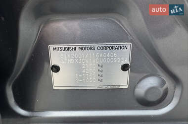 Внедорожник / Кроссовер Mitsubishi Outlander 2012 в 