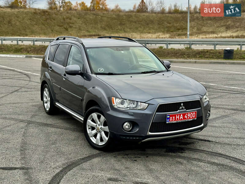 Внедорожник / Кроссовер Mitsubishi Outlander 2012 в Полтаве