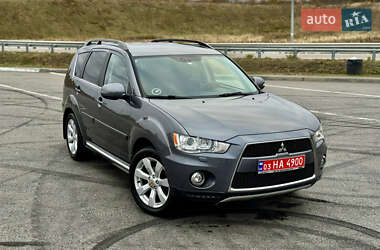 Внедорожник / Кроссовер Mitsubishi Outlander 2012 в 