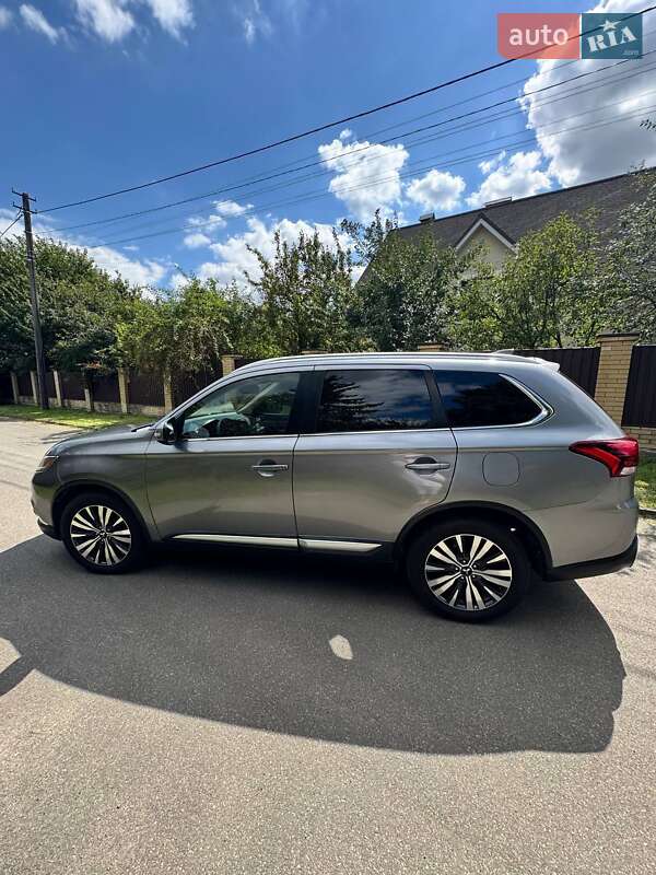 Позашляховик / Кросовер Mitsubishi Outlander 2020 в Вінниці