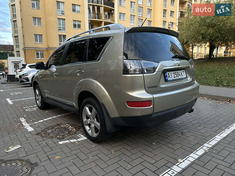Внедорожник / Кроссовер Mitsubishi Outlander 2009 в Киеве