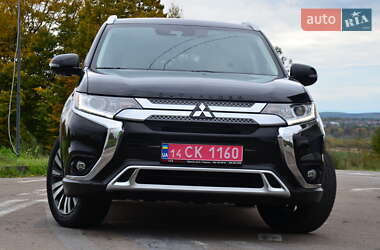 Внедорожник / Кроссовер Mitsubishi Outlander 2020 в 