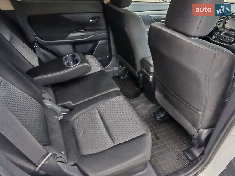 Внедорожник / Кроссовер Mitsubishi Outlander 2013 в Днепре фото 10 Внедорожник / Кроссовер Mitsubishi Outlander 2013 в Днепре