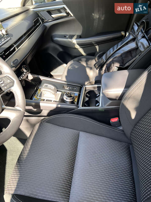 Позашляховик / Кросовер Mitsubishi Outlander 2022 в Умані