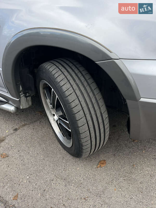 Внедорожник / Кроссовер Mitsubishi Outlander 2005 в Новоархангельске