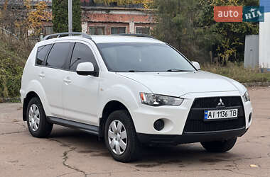 Позашляховик / Кросовер Mitsubishi Outlander 2011 в  фото 2 Позашляховик / Кросовер Mitsubishi Outlander 2011 в