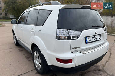 Позашляховик / Кросовер Mitsubishi Outlander 2011 в  фото 13 Позашляховик / Кросовер Mitsubishi Outlander 2011 в
