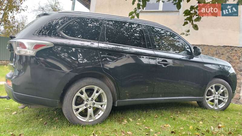 Позашляховик / Кросовер Mitsubishi Outlander 2013 в Львові фото 4 Позашляховик / Кросовер Mitsubishi Outlander 2013 в Львові