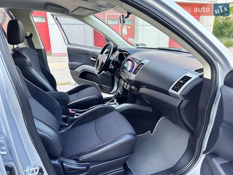 Позашляховик / Кросовер Mitsubishi Outlander 2013 в Запоріжжі