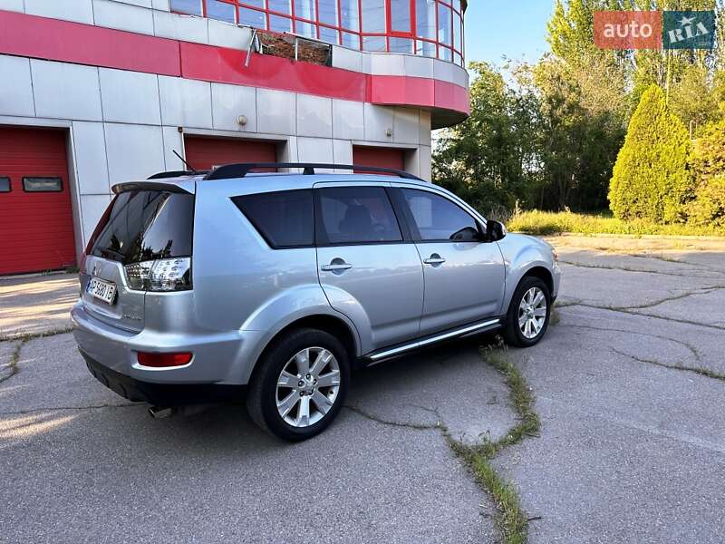 Позашляховик / Кросовер Mitsubishi Outlander 2013 в Запоріжжі