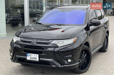 Позашляховик / Кросовер Mitsubishi Outlander 2018 в Полтаві
