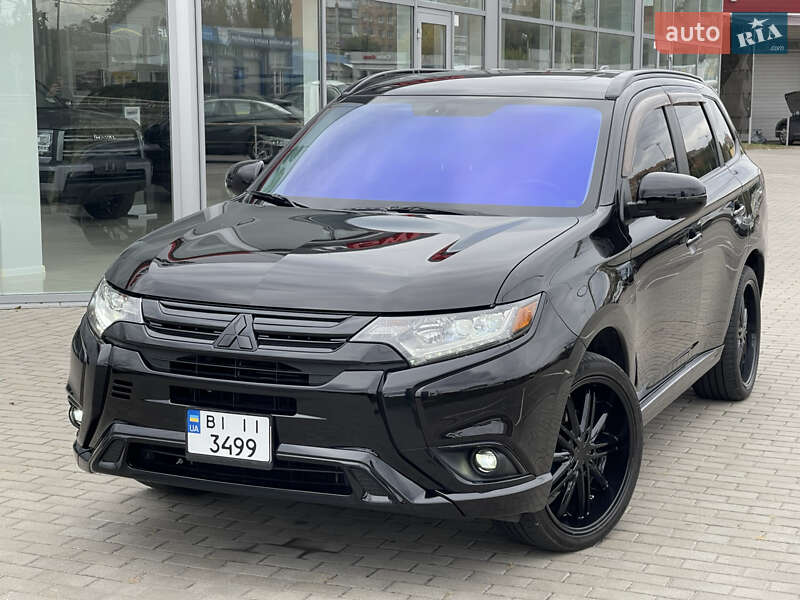 Внедорожник / Кроссовер Mitsubishi Outlander 2018 в Полтаве