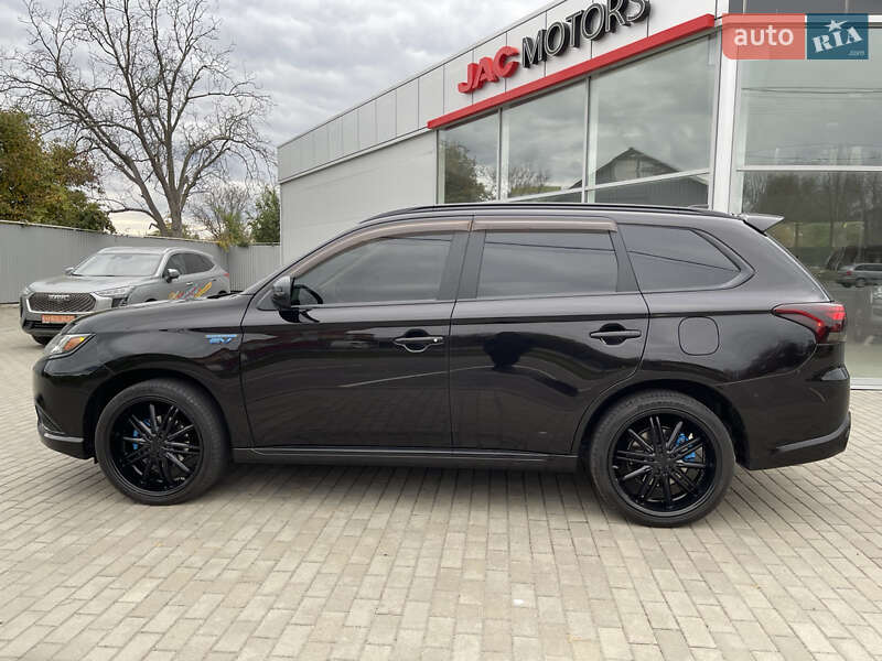 Внедорожник / Кроссовер Mitsubishi Outlander 2018 в Полтаве