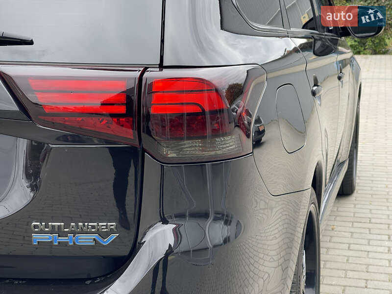 Внедорожник / Кроссовер Mitsubishi Outlander 2018 в Полтаве