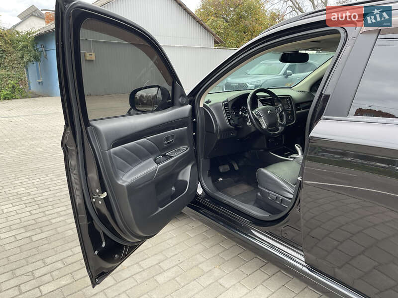 Внедорожник / Кроссовер Mitsubishi Outlander 2018 в Полтаве