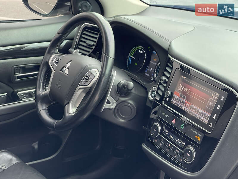 Внедорожник / Кроссовер Mitsubishi Outlander 2018 в Полтаве