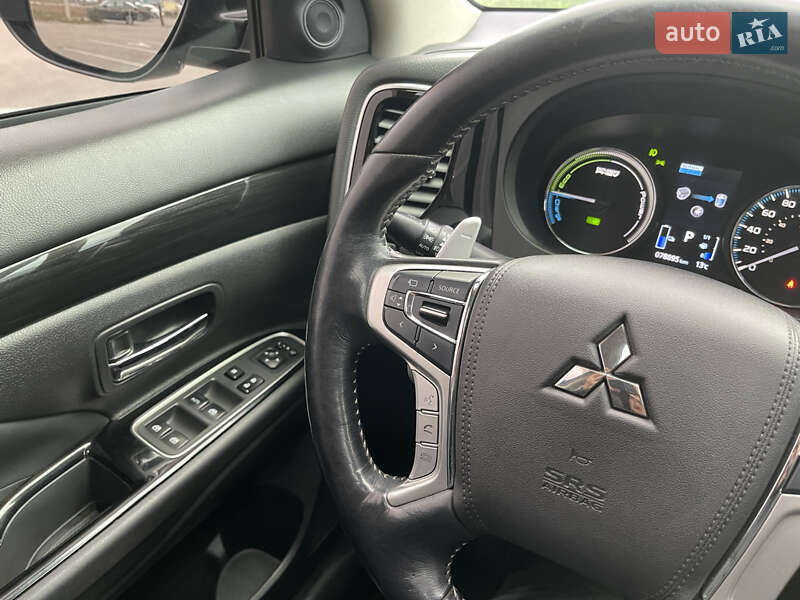 Внедорожник / Кроссовер Mitsubishi Outlander 2018 в Полтаве