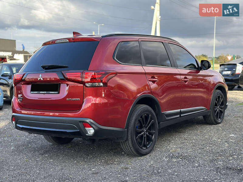 Позашляховик / Кросовер Mitsubishi Outlander 2016 в Львові фото 13 Позашляховик / Кросовер Mitsubishi Outlander 2016 в Львові
