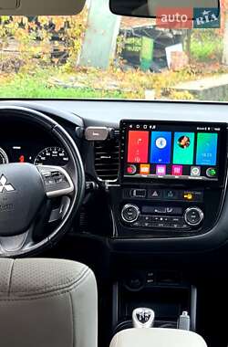 Позашляховик / Кросовер Mitsubishi Outlander 2014 в  фото 29 Позашляховик / Кросовер Mitsubishi Outlander 2014 в