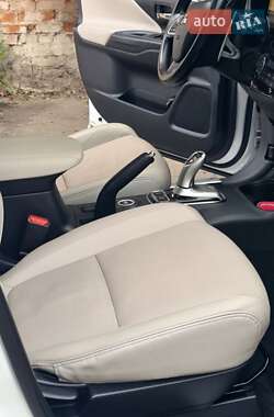 Позашляховик / Кросовер Mitsubishi Outlander 2014 в  фото 42 Позашляховик / Кросовер Mitsubishi Outlander 2014 в