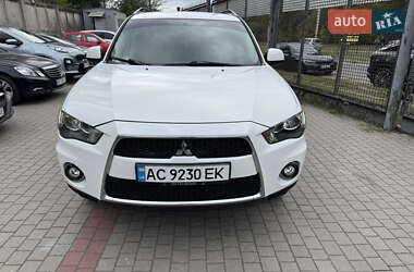 Внедорожник / Кроссовер Mitsubishi Outlander 2010 в 