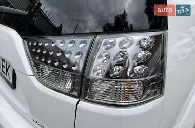 Внедорожник / Кроссовер Mitsubishi Outlander 2010 в 